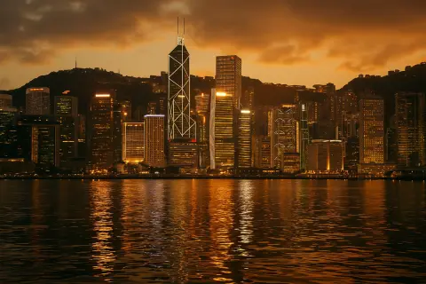 Hong Kong Grants First Stablecoin Licences to StanChart and JD.com